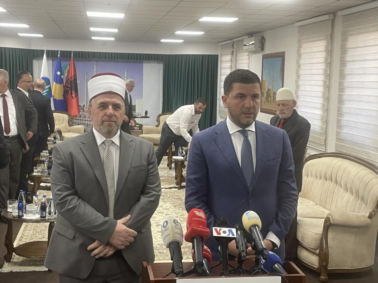 krasniqi-viziton-bik-un,-fiter-bajramin-ua-uron-edhe-ish-krereve-qe-po-gjykohen-ne-hage
