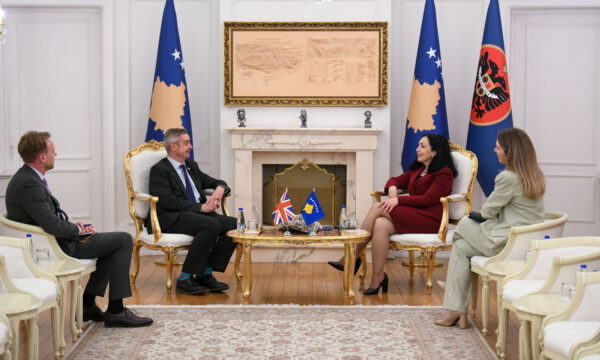 Osmani takohet me Hargreaves, flasin për anëtarësimin e Kosovës në KiE