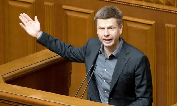 Deputeti i Ukrainës që foli shqip në Asamble i gëzohet rezultatit: Që një vit e kam ngritur këtë çështje, urime