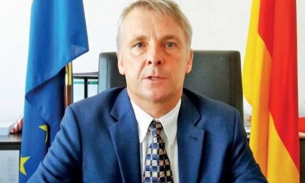 Rohde: U fituan zemrat dhe mendjet në Asamble, tani pesha e rëndë- Kosova duhet t’i bindë ministrat me veprime