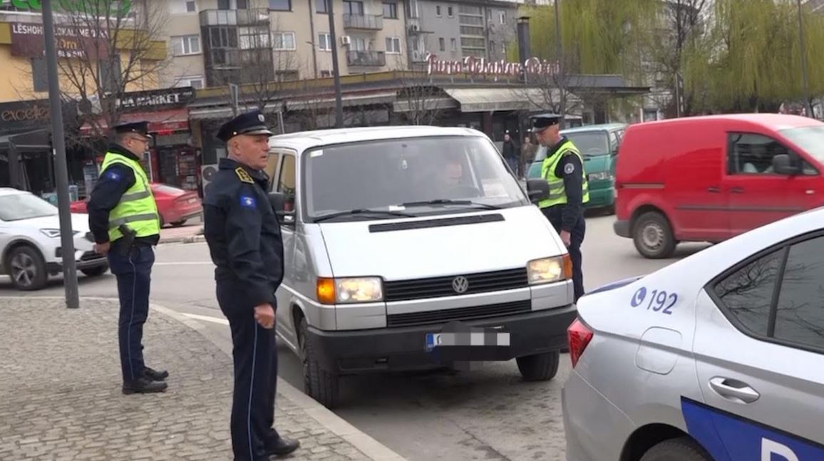 Policia në Prishtinë shqiptoi 511 fletëparaqitje gjatë 24 orëve të fundit