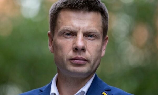 Deputeti ukrainas thirrje Serbisë të shkëputet nga Rusia: Do gjakderdhje në Ballkan