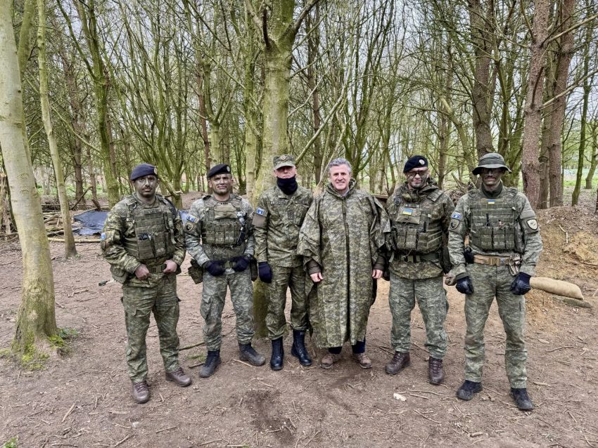 Kapiti: Krenarë me përkushtimin e FSK-së në trajnimin e ushtarëve ukrainas në Britani të Madhe