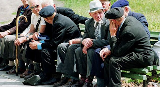 Pensionistët do të protestojnë/Gashi: S’po mund t’ ia dalim me 100 euro pension, sot as me 200 euro s’mund të jetohet