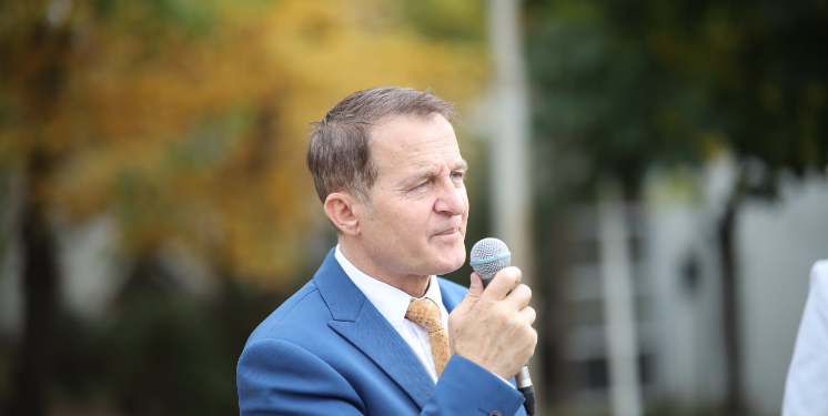 kryetari-i-vushtrrise-i-dergon-telegram-ngushellimi-familjes-se-gani-imerit