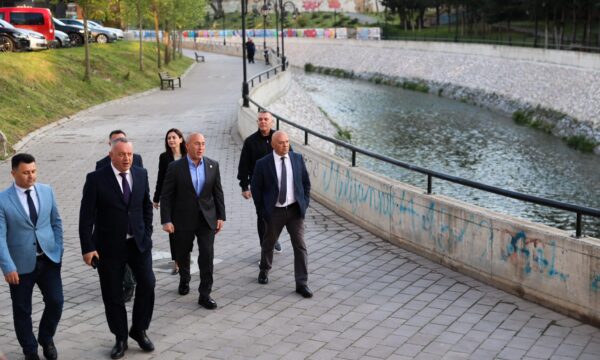 haradinaj-mbledh-strukturat-e-partise-ne-gjakove:-me-aleancen,-kosova-i-kthehet-zhvillimit-dhe-rruges-per-anetaresim-ne-nato