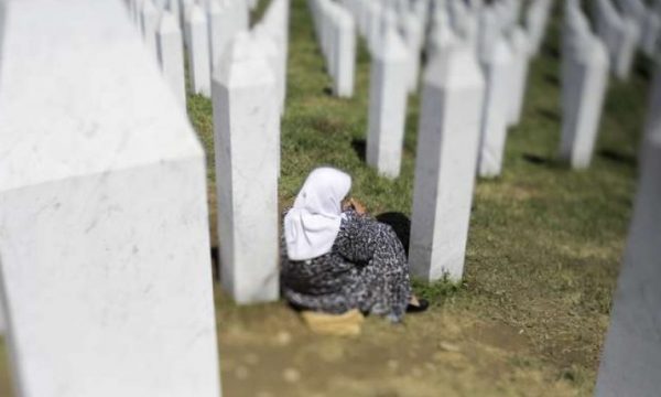 Nënat e Srebrenicës i falënderohen Osmanit: Fjalimi rreth gjenocidit serb, do të mbahet mend nga brezat e ardhshëm