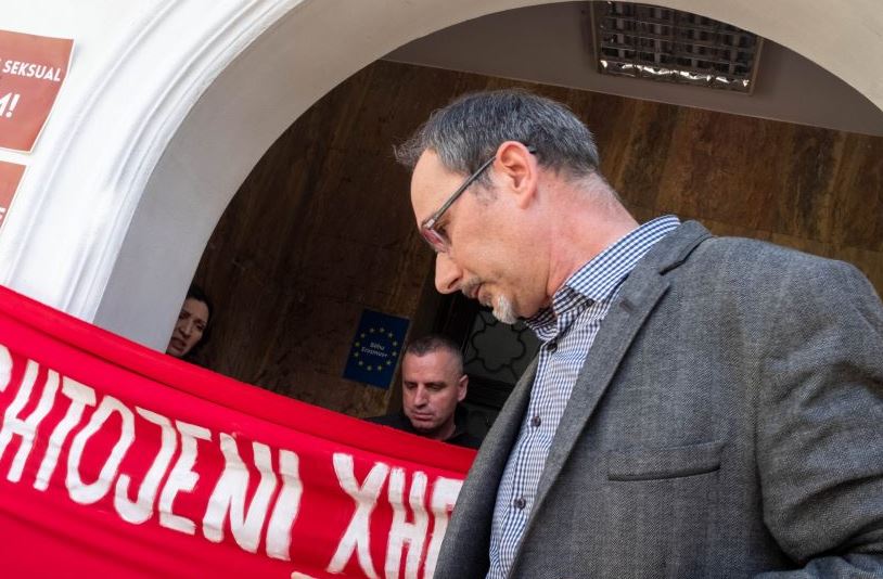 Prokuroria inicion rast ndaj profesorit Xhevat Krasniqit për veprën penale “ngacmim seksual”