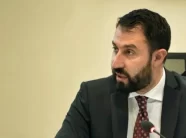 ministri-krasniqi-sqaron-ceshtjen-e-grantit-te-performances-komunale
