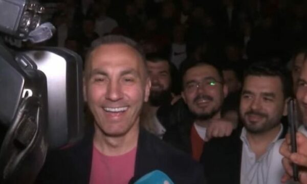 Grubi tallet me opozitën shqiptare: Ecni te shpia, mos e harroni adapterin