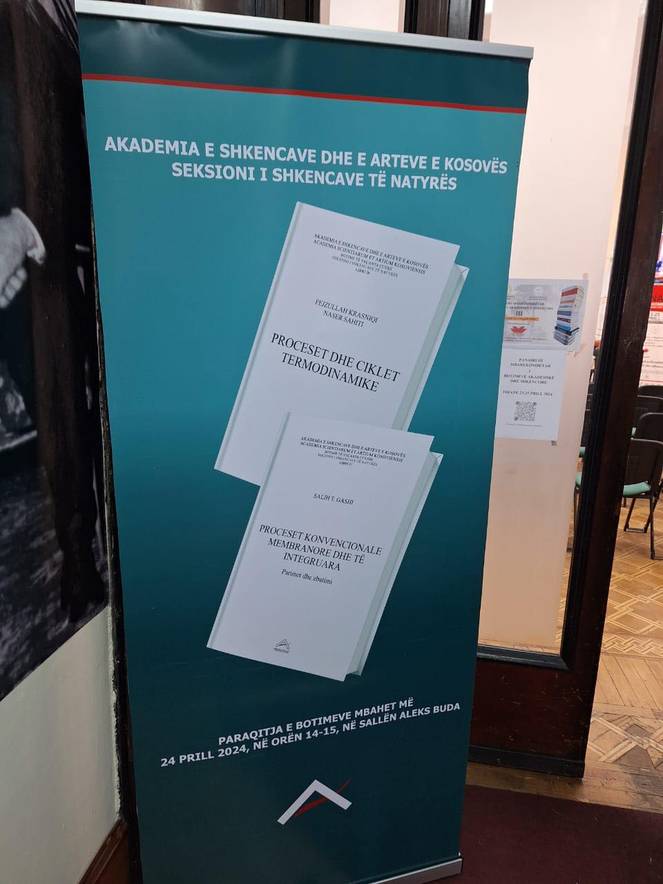panairi-i-librit-akademik-e-shkencor,-nderohen-me-cmim-akademiket-nga-kosova
