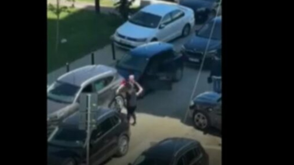 Arrestohet burri që i sulmoi dy gra në një parking të Prishtinës