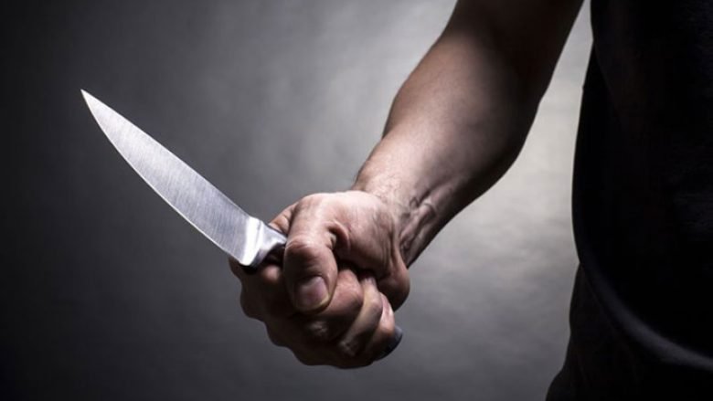 Pas një mosmarrëveshje, vajza sulmon me thikë babain e saj në Shtime