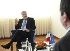 ambasada-italiane:-vetem-dergimi-i-draftit-te-be’se-ne-gjykate-e-fut-kosoven-ne-agjenden-e-komitetit-te-ministrave