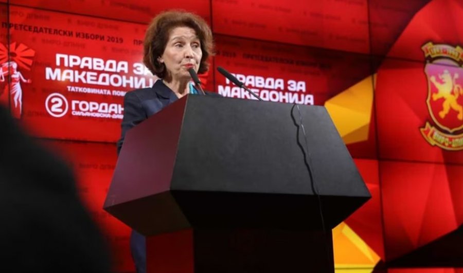 siljanovska-sot-merr-detyren-si-presidentja-e-pare-grua-e-maqedonise-se-veriut