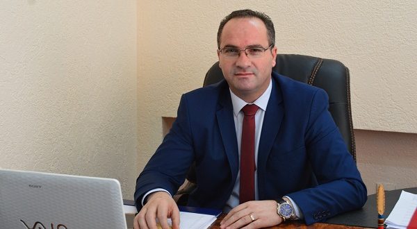 Ish-zv.ministri i Bujqësisë: Investimet në bujqësi kanë shkuar në “baltë”