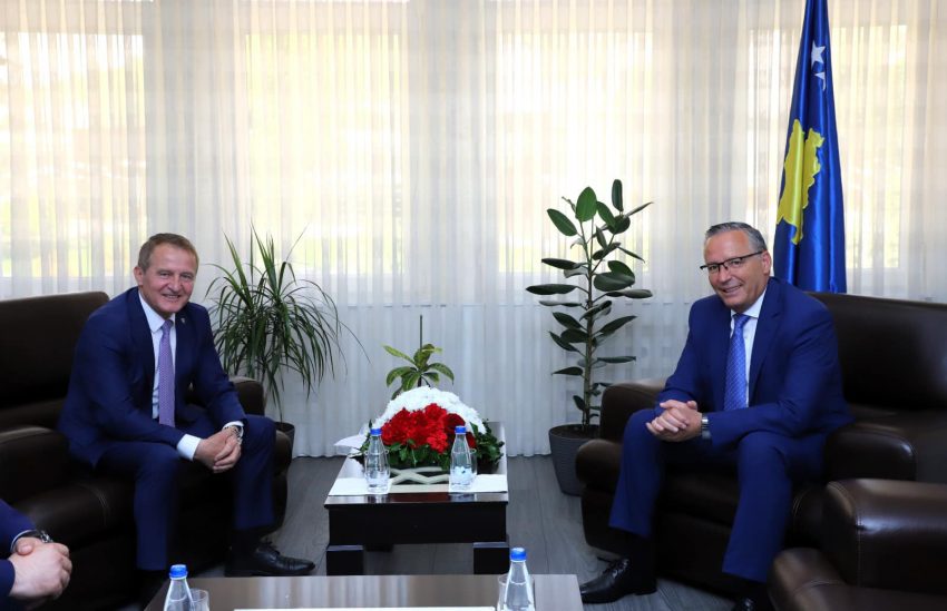 kryetari-i-vushtrrise-viziton-kryetarin-e-mitrovices-jugore,-flasin-per-bashkepunime