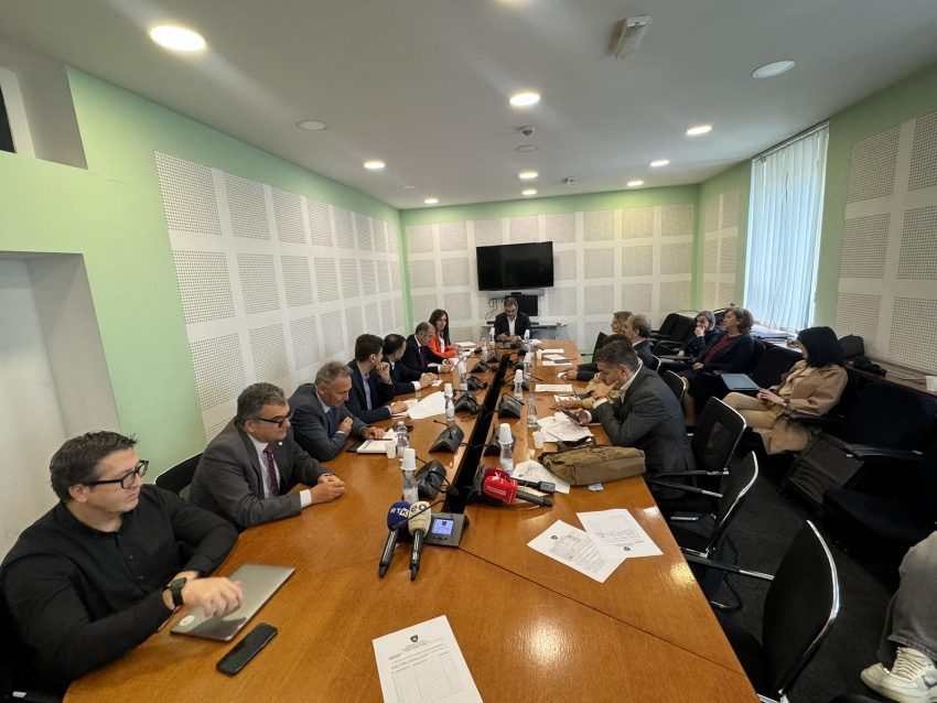 nagavci-kerkon-te-miratohet-statutit-i-ri-i-universitetit-publik
