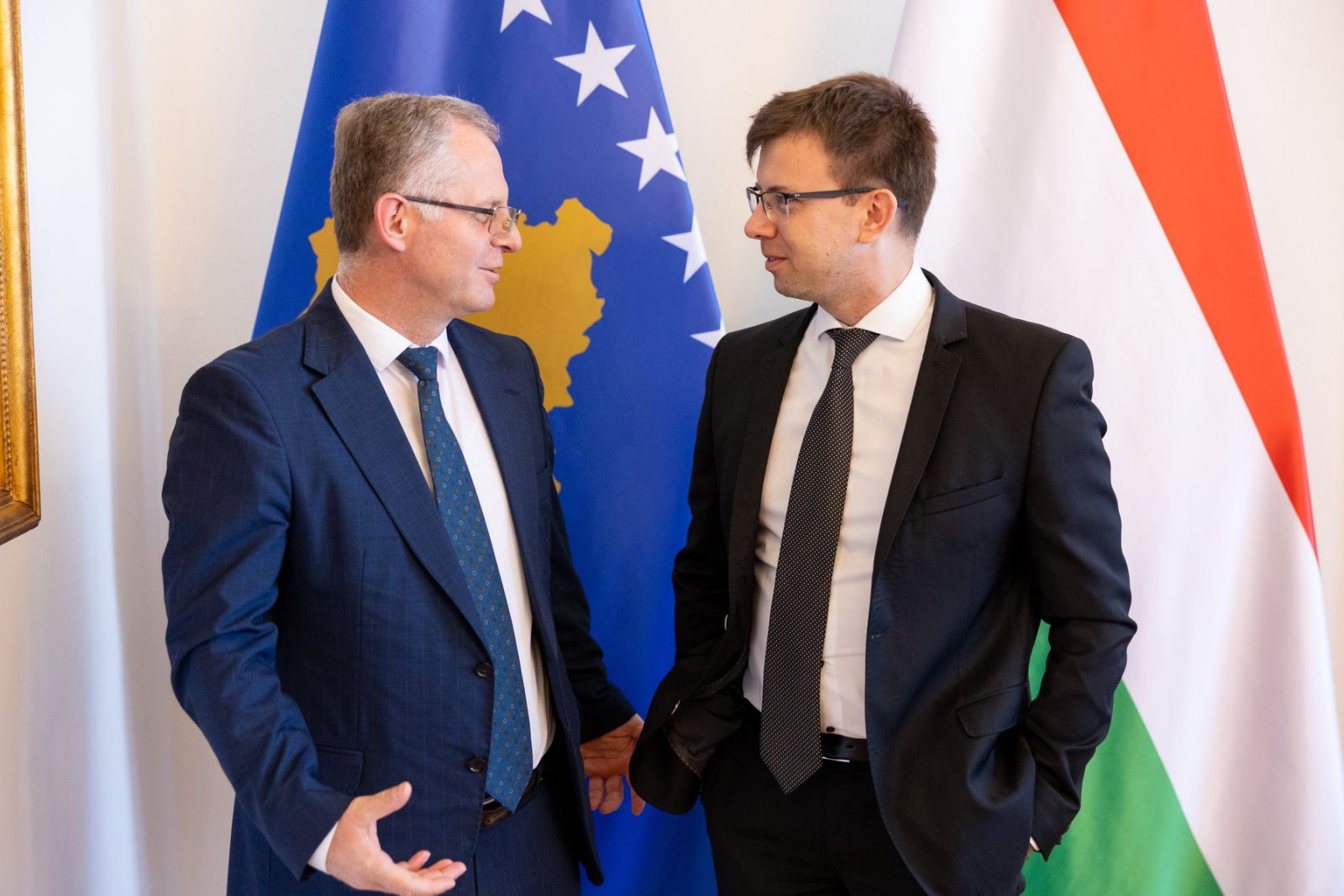 bislimi-e-ministri-hungarez,-boka,-bisedojne-per-rrugetimin-e-kosoves-ne-be