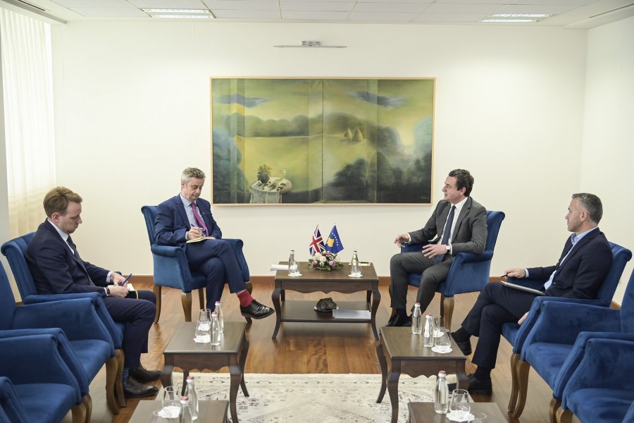 kurti-takohet-me-ambasadorin-e-britanise,-flasin-per-rezultatin-e-mbledhjes-ne-keshillin-e-evropes