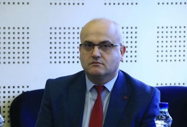 Avdyli: “Guxo” kandidon vetë ose me LVV-në, rikthimi në LDK i pamundur