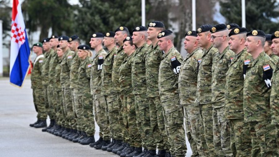 kontingjenti-i-41-te-i-forcave-kroate-neser-niset-per-ne-kosove