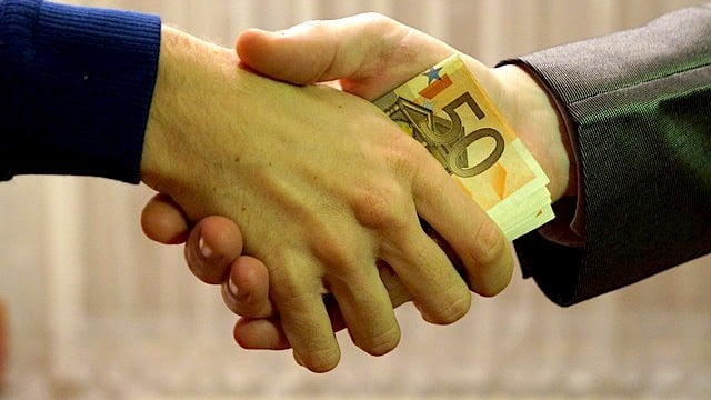 tentoi-t’u-jap-ryshfet-zyrtareve-policore,-arrestohet-serbi-ne-vermice