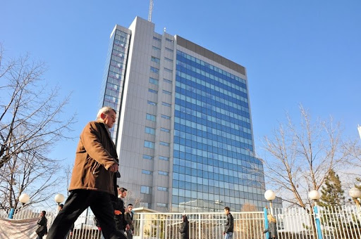 a-u-hapen-87-mije-vende-te-reja-te-punes-gjate-mandatit-te-qeverise-“kurti”?-opozita:-rreth-87-mije-te-rinje-iken-nga-kosova