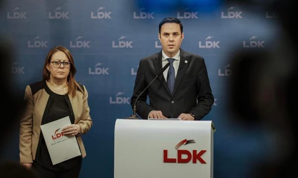 ldk:-kryeministri-te-jape-doreheqje,-pastaj-caktohet-data-e-zgjedhjeve