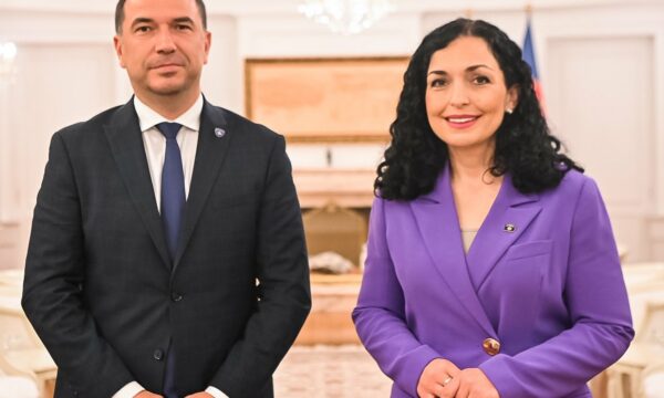 delfin-pllana-emerohet-ambasador-i-kosoves-ne-hungari