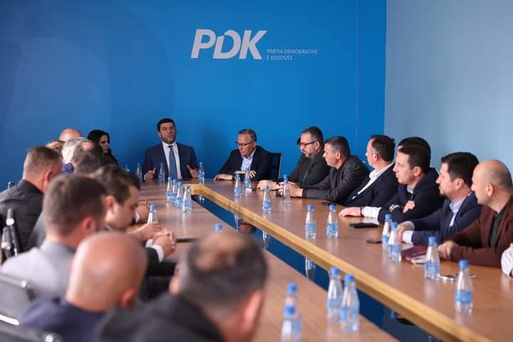 Takohet kryesia e PDK-së, theksohet se Kosovës i duhet një Qeveri kredibile dhe kompetente