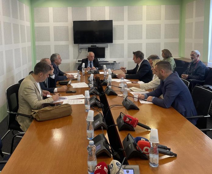 sot-mblidhet-komisioni-hetimor-per-subvencionimin-e-teksteve-shkollore