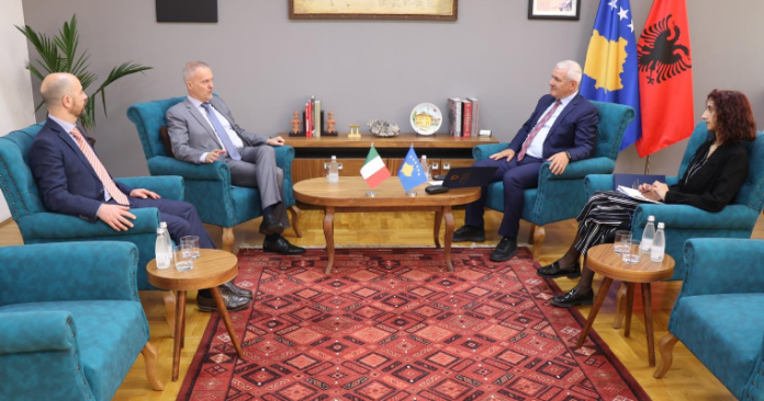 svecla-takohet-me-ambasadorin-italian-ne-kosove,-diskutojne-per-sigurine-dhe-thellimin-e-bashkepunimit