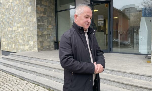 uglanin:-ne-s’mund-te-vendosim-per-uren-e-ibrit,-i-takon-qeverise-se-kosoves