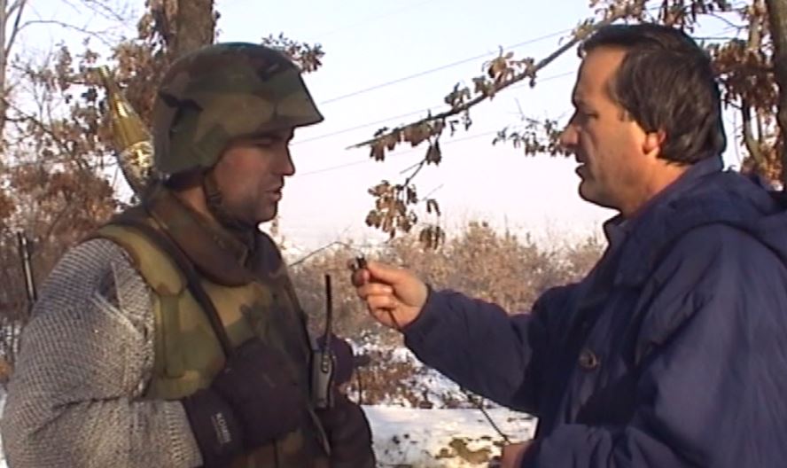 reporteri-i-luftes-nuhi-bytyci-neser-deshmon-ne-hage-ne-procesin-thaci-dhe-te-tjeret