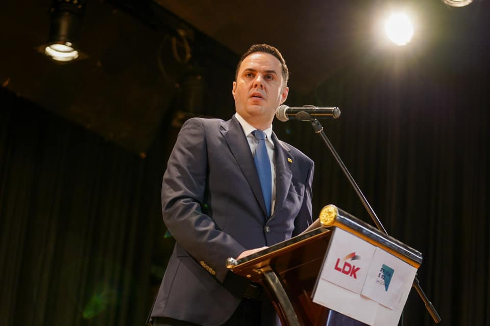 abdixhiku:-kosova-eshte-e-izoluar-dhe-e-sanksionuar-per-shkak-te-qeverisjes-se-keqe