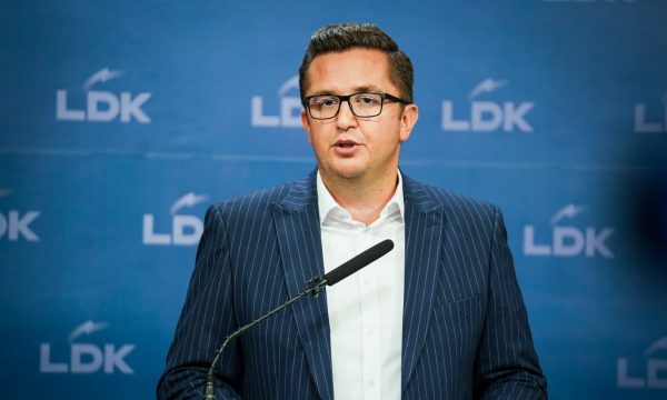 Zëdhënësi i LDK: Prokuroria të hetojë me urgjencë bisedën me Radojçiq, interesat tona kombëtare janë shtruar me një terrorist të konfirmuar