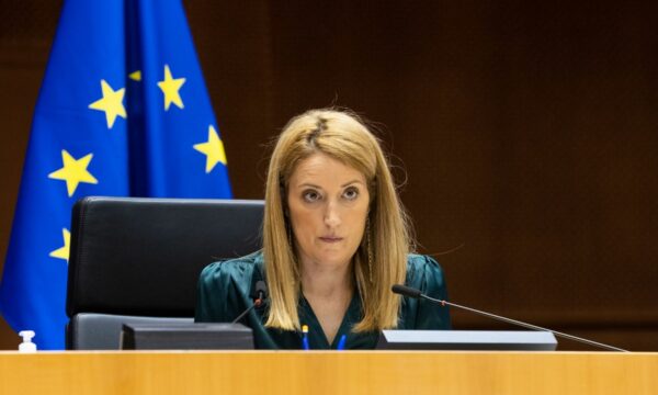 “mos-e-merrni-europen-per-te-mireqene”,-thote-metsola-ne-thirrjen-e-saj-per-te-shfrytezuar-te-drejten-e-votes