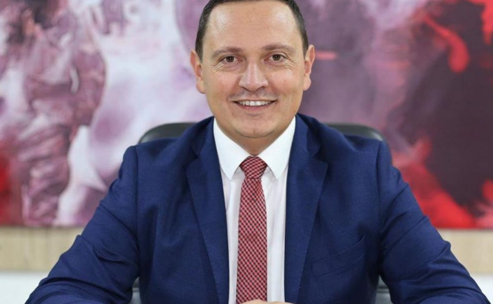 pajaziti:-kurti-s`me-ka-uruar,-parat-e-kosoves-per-luginen-u-keqperdoren-nga-njerezit-e-kryeministrit