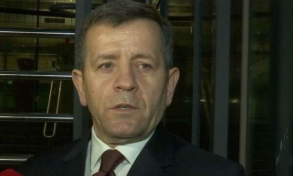 remi-perfshihet-ne-debatin-e-fundit:-vetem-fale-uck’se-sot-e-gezojme-lirine