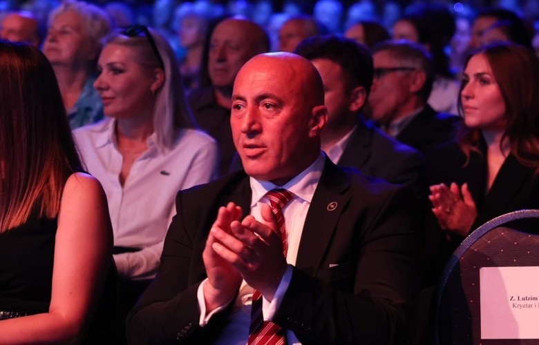 Shkurte Fejza mbush 50 vjet karrierë, Haradinaj: Zëri që frymëzon Kombin!