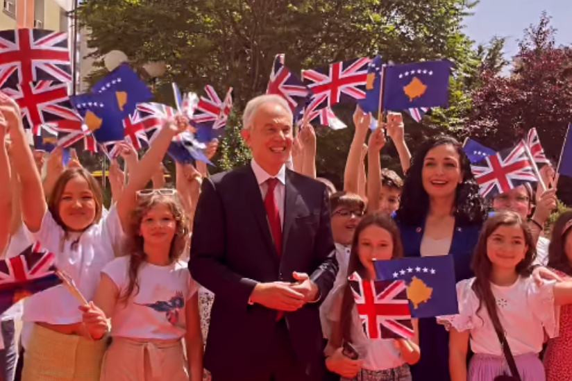 tony-blair-u-prit-ngrohtesisht-edhe-nga-femijet-ne-oborrin-e-kuvendit