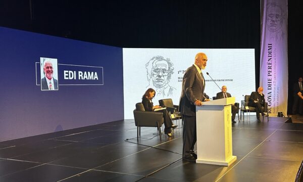 rama:-urat-e-ndertuara-nga-ibrahim-rugova-nuk-duhet-te-shkaterrohen-nga-politikanet-aktuale