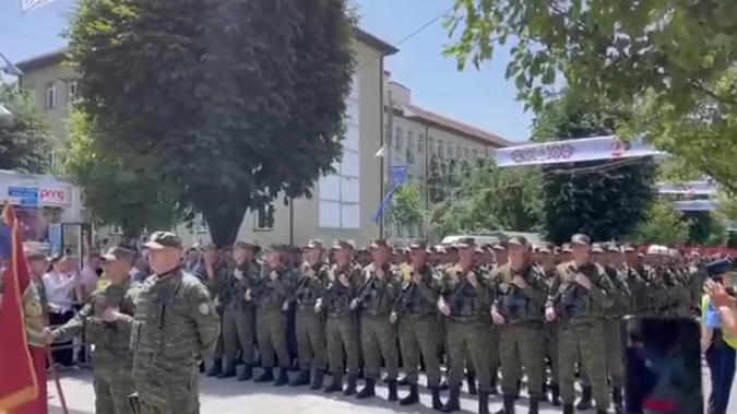 Nis ceremonia e parakalimit të FSK-së dhe Policisë së Kosovës