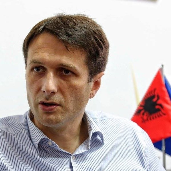 Murati: Popullata me entuziazëm priti daljen publike të njësiteve të UÇK-së në Prishtinë