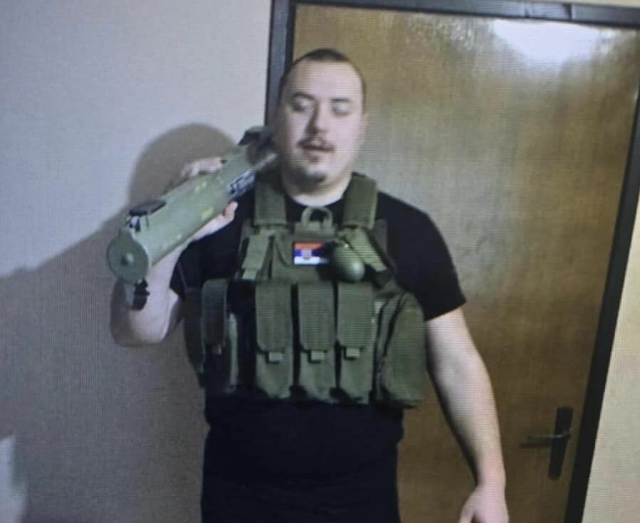 Gjenden armë, granatë dore, antiplumba e radio lidhje në Zubin Potok, arrestohet një person