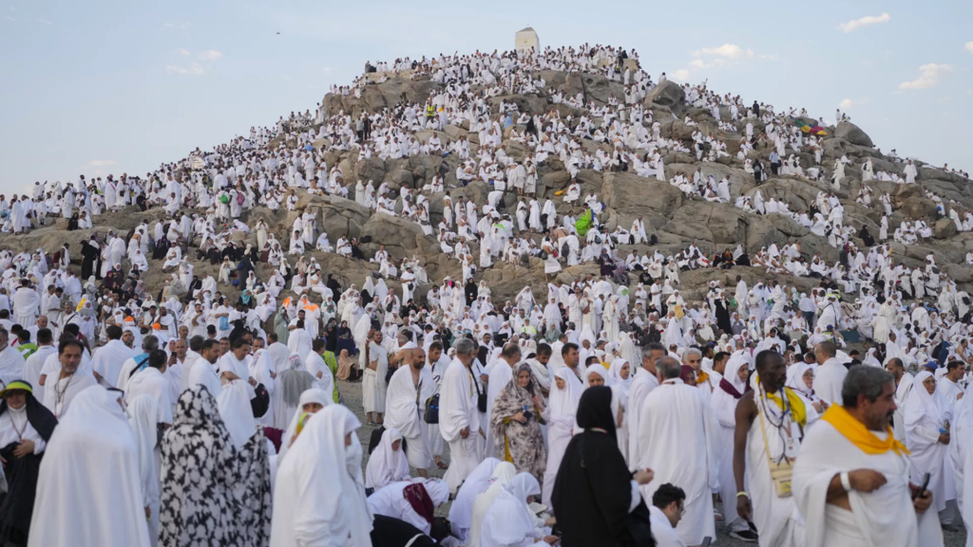 Mbi dy milionë pelegrinë në Mekë për të kryer haxhin