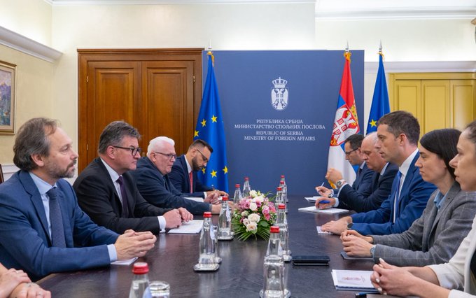 Lajçak takon ministrin e jashtëm të Serbisë, diskutojnë për dialogun