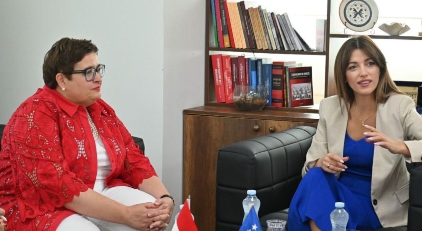 Haxhiu takohet me ambasadoren e Holandës, theksohet kontributi që dha për Kosovën
