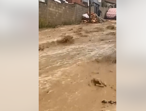 Pamje nga vërshtimet në fshatin Kuk të Opojës pas reshjeve të mëdha të shiut
